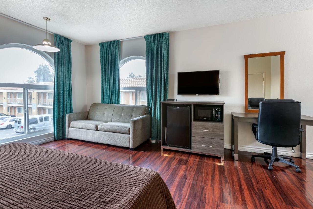 Riverside Inn & Suites Luaran gambar